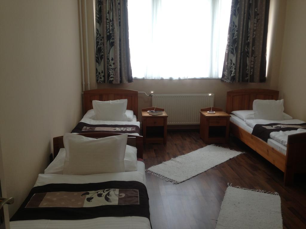 Vasvirag Hotel Celldömölk Pokoj fotografie