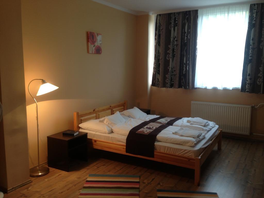 Vasvirag Hotel Celldömölk Pokoj fotografie